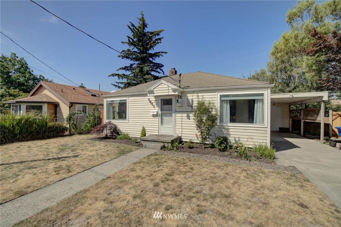 7911 39th Avenue - Photo 1