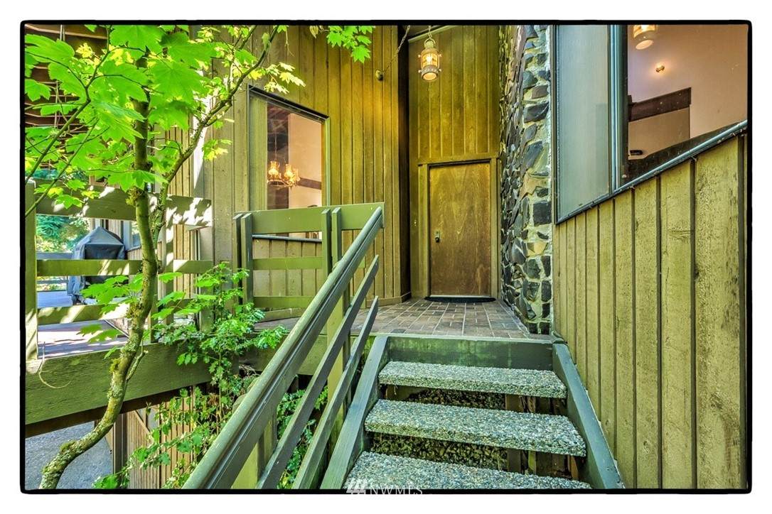 564 Klamath Drive - Photo 1