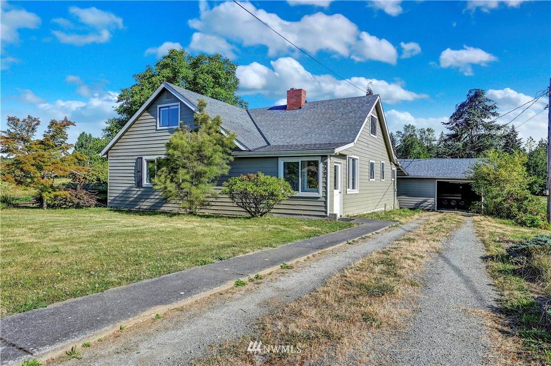 925 300th Street - Photo 1