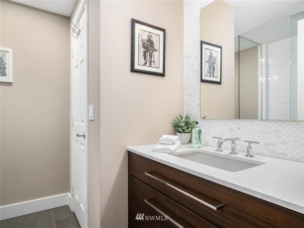 10042 Main Street - Photo 1