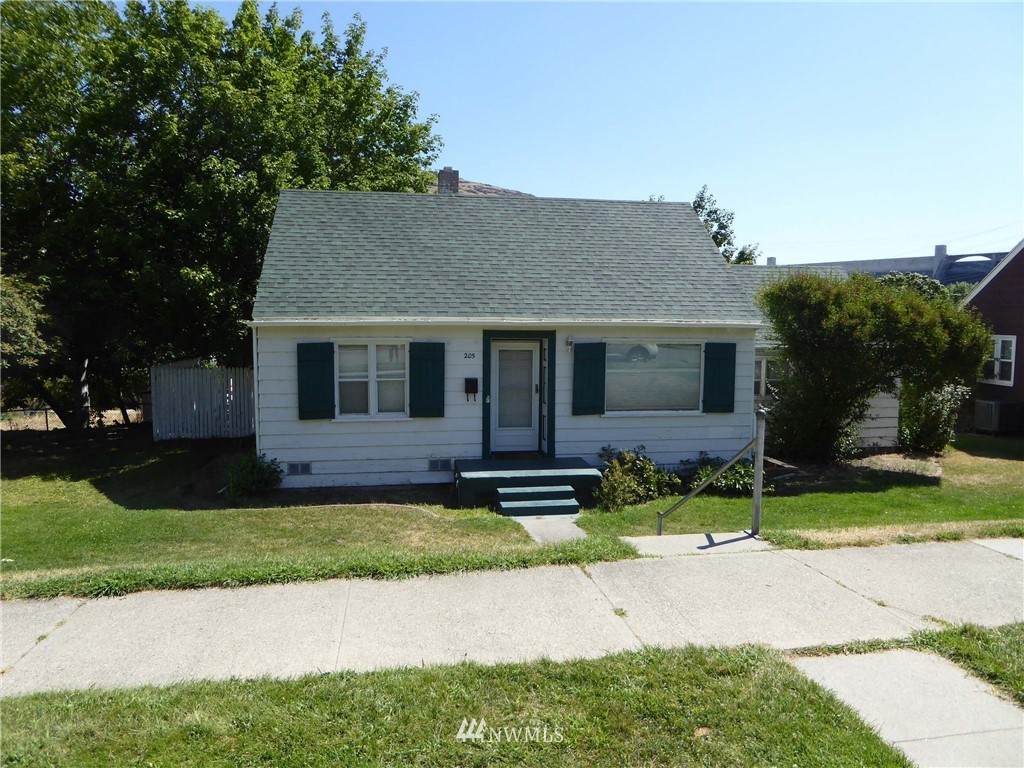 205 Stevens Avenue - Photo 1