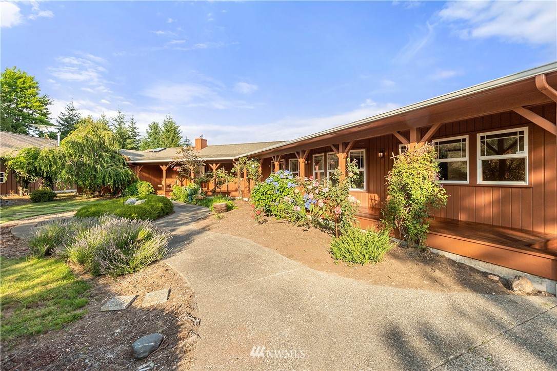 7934 105th Avenue - Photo 1