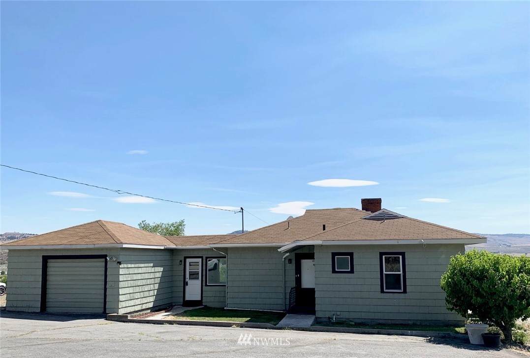429 Riverview Drive - Photo 1