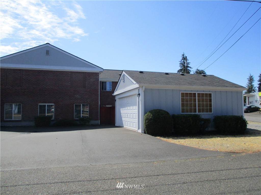6424 Montclair Avenue - Photo 1