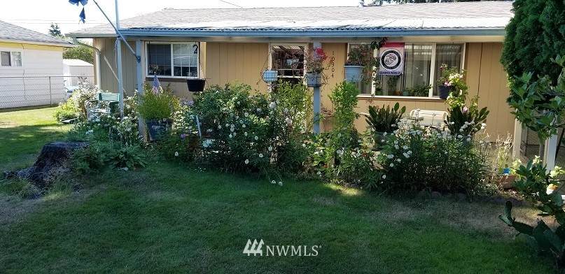 10304 47th Avenue - Photo 1