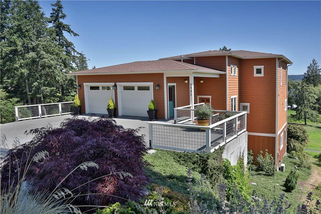 4895 Harbor Hills Drive - Photo 1