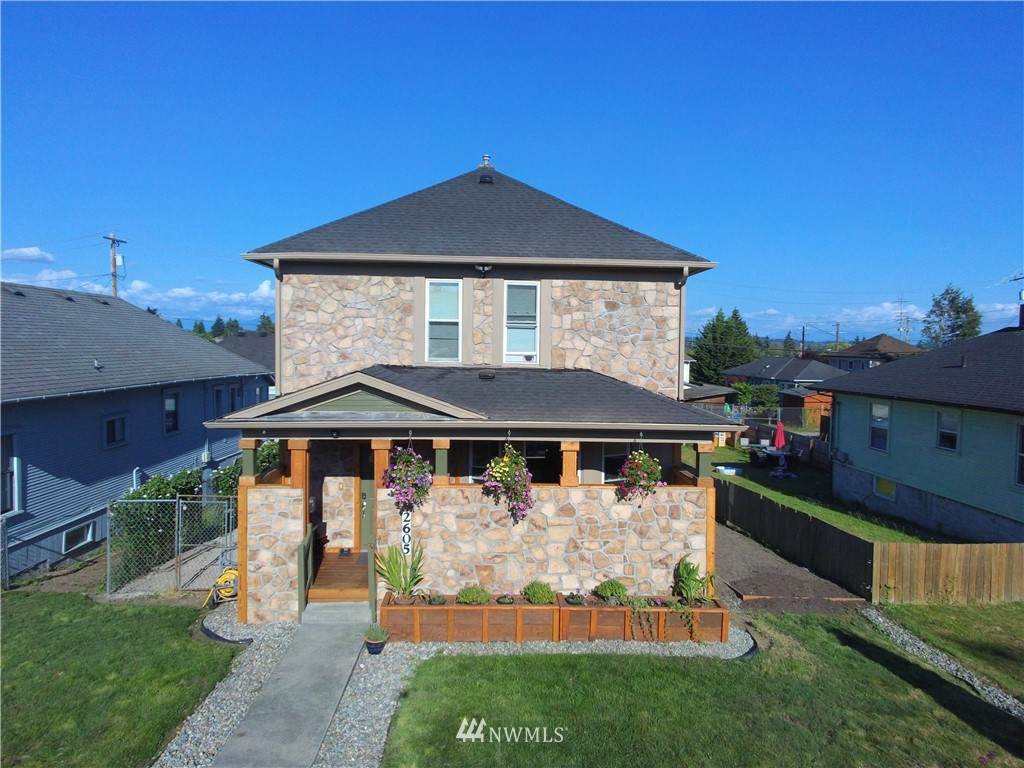 2605 Maple Street - Photo 1