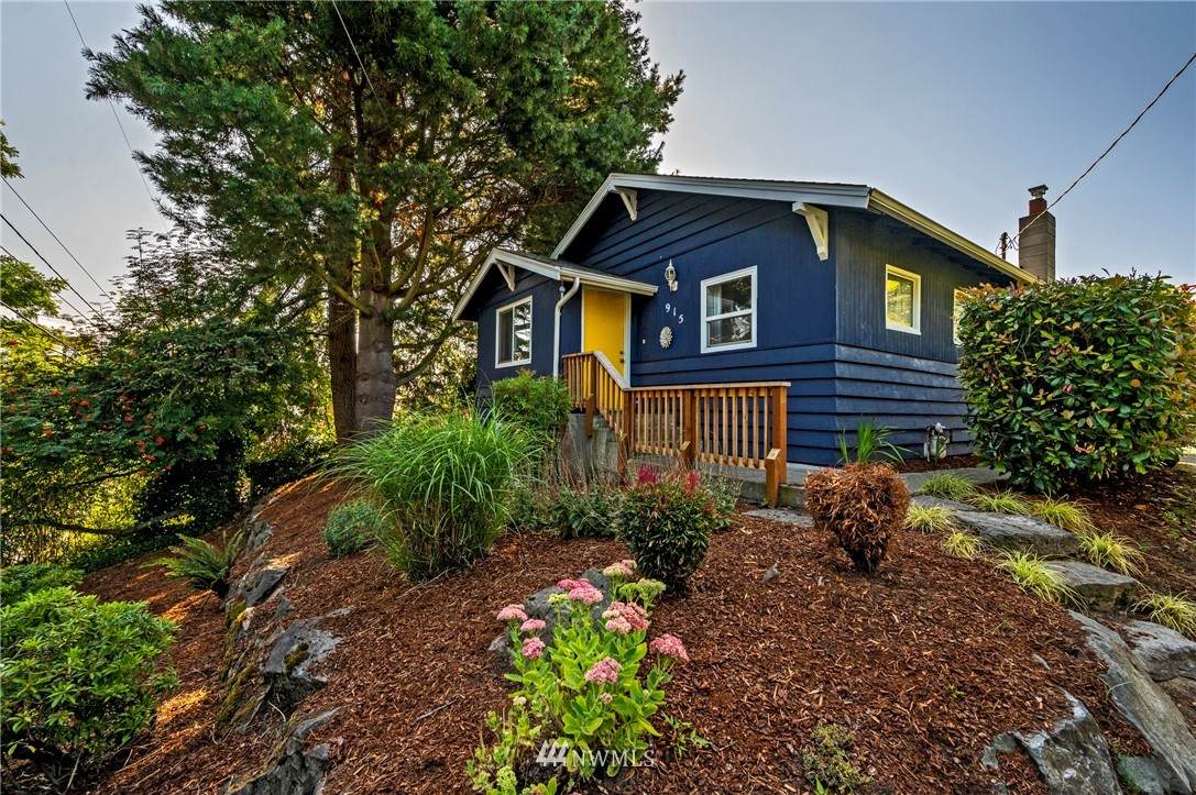 915 109th Street - Photo 1