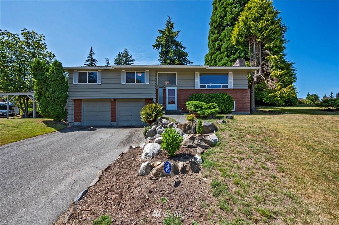20207 Whitman Avenue - Photo 1