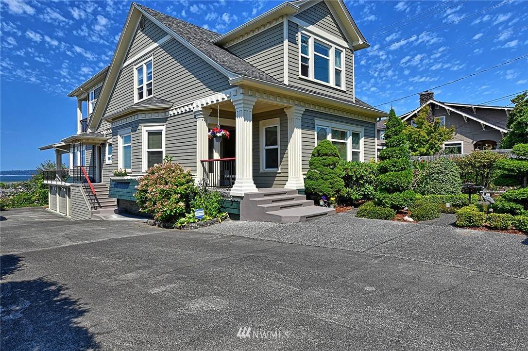 1402 Grand Avenue - Photo 1