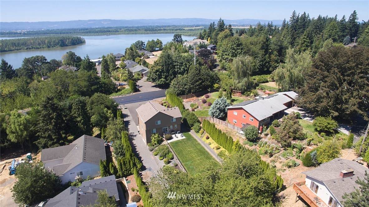 9505 Lakeshore Avenue - Photo 1