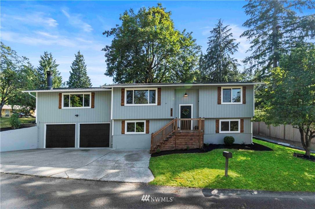 2506 Parkwood Boulevard - Photo 1