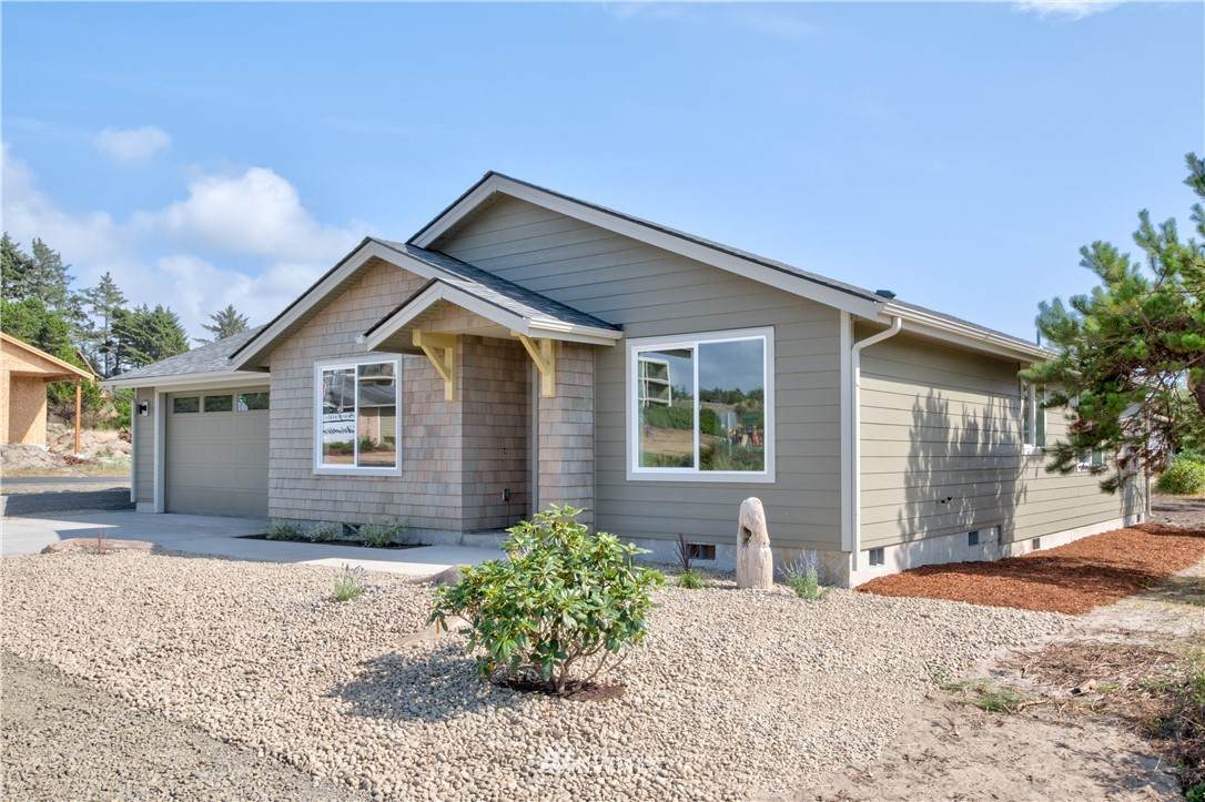 920 315th Street - Photo 1