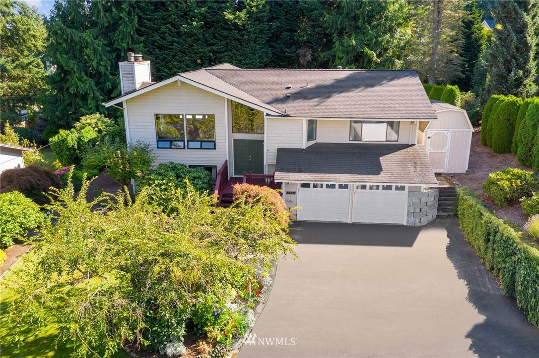 6529 154th Avenue - Photo 1