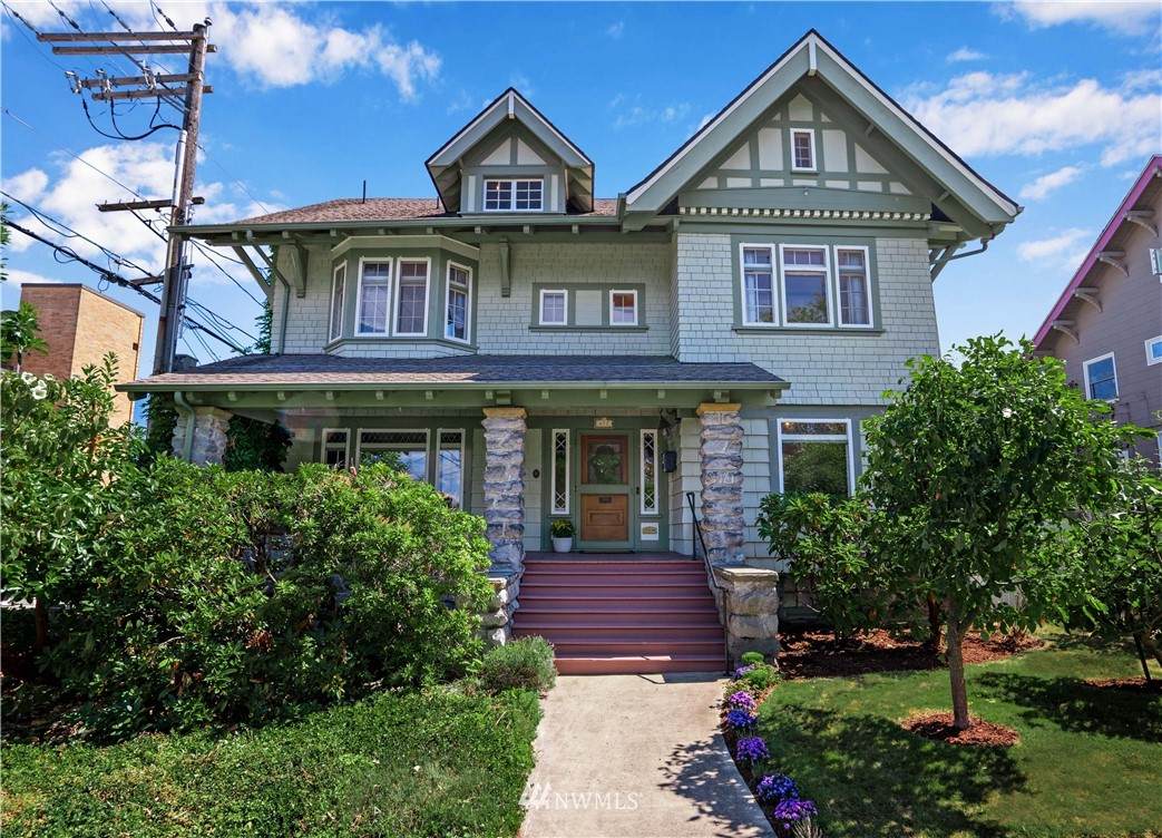 612 4th Street - Photo 1