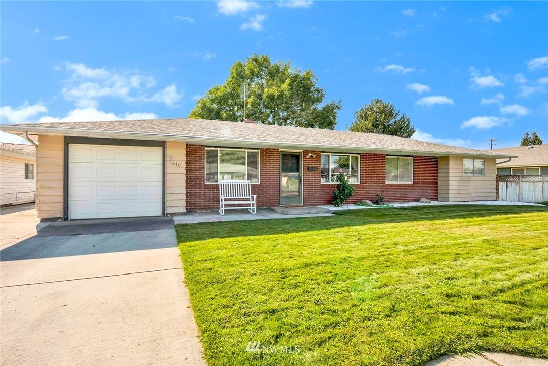 1610 Wallace Street - Photo 1