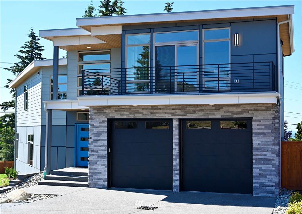 915 Pine Street - Photo 1