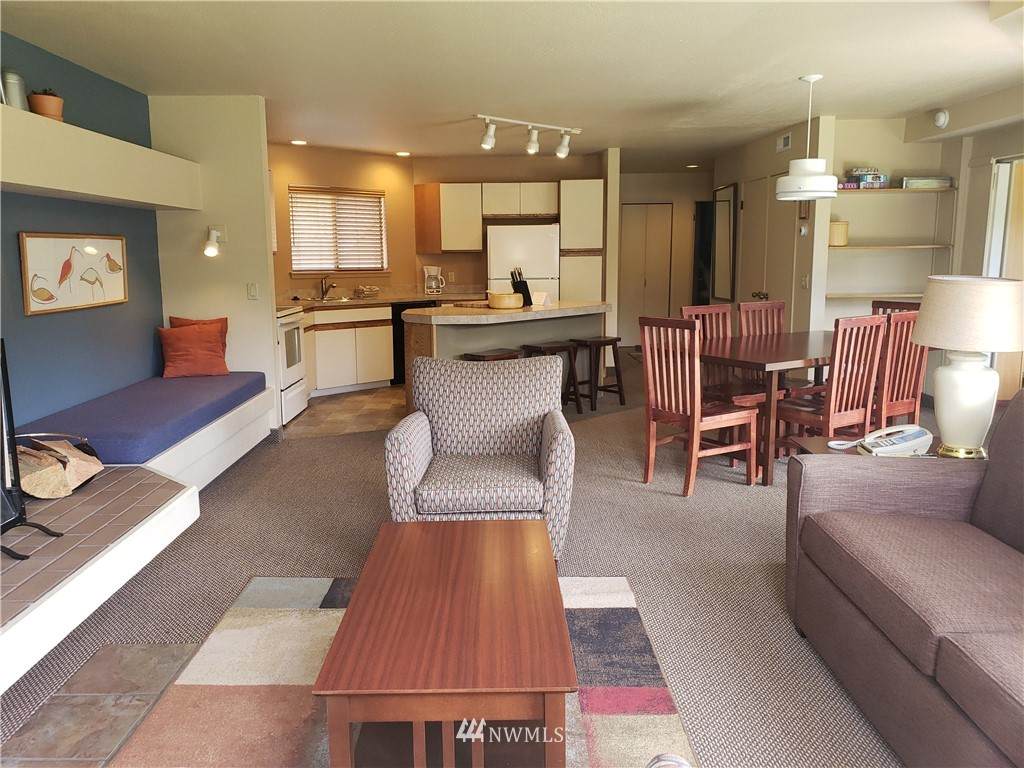 1 Lodge 612-M - Photo 1