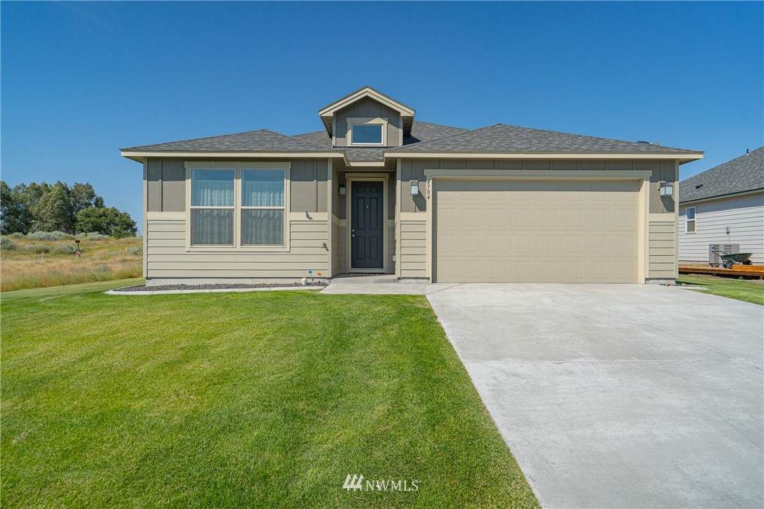 4704 Thrush Street - Photo 1