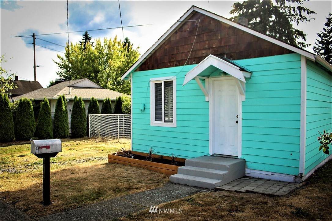 1313 Rainier - Photo 1