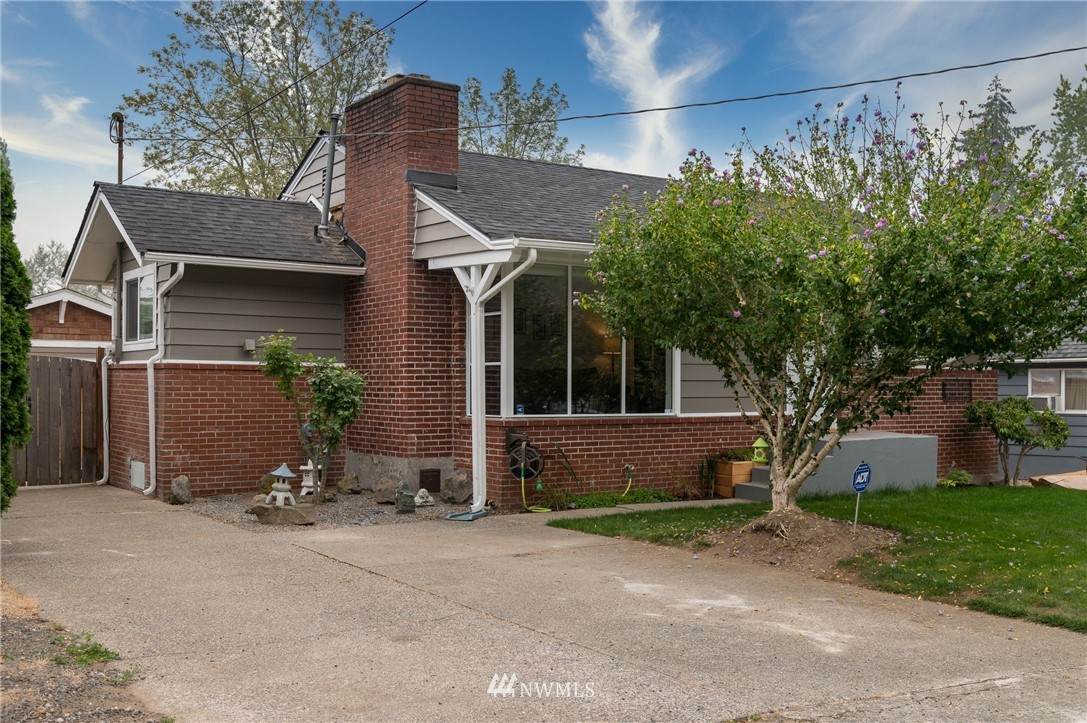 1753 148th Street - Photo 1