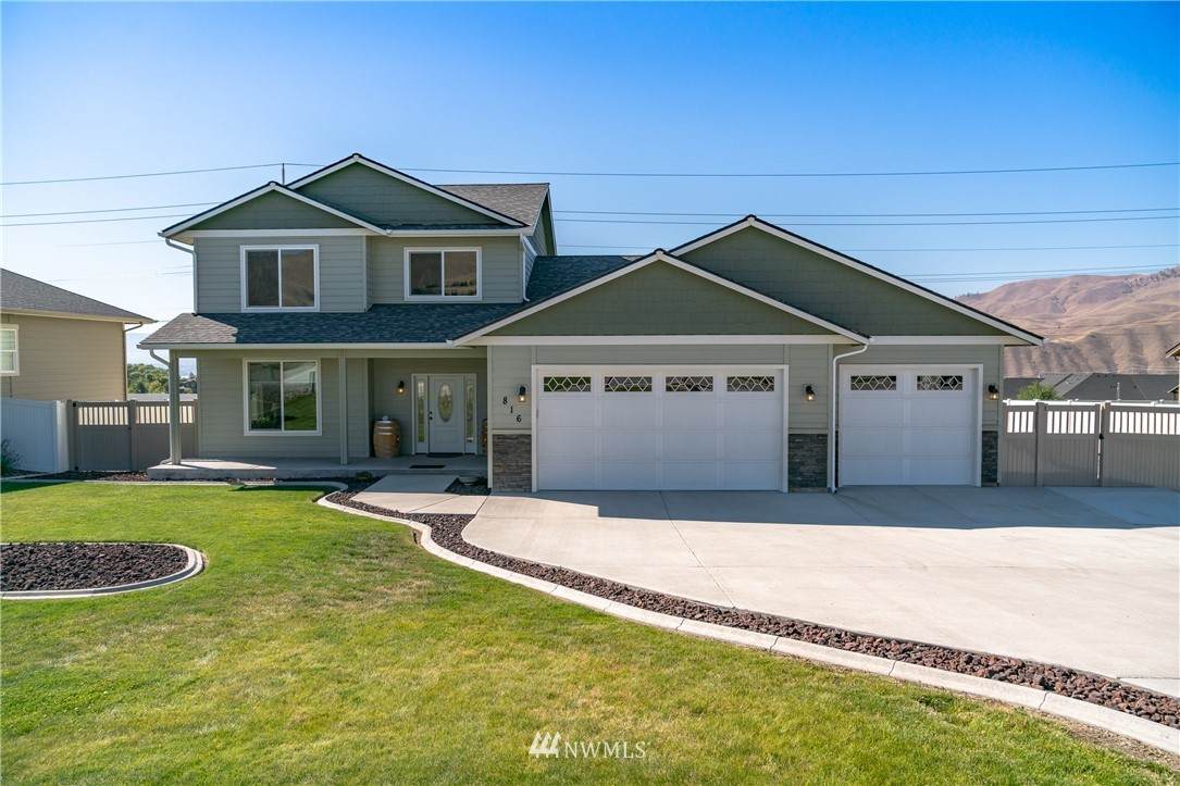 816 Autumn Crest Drive - Photo 1