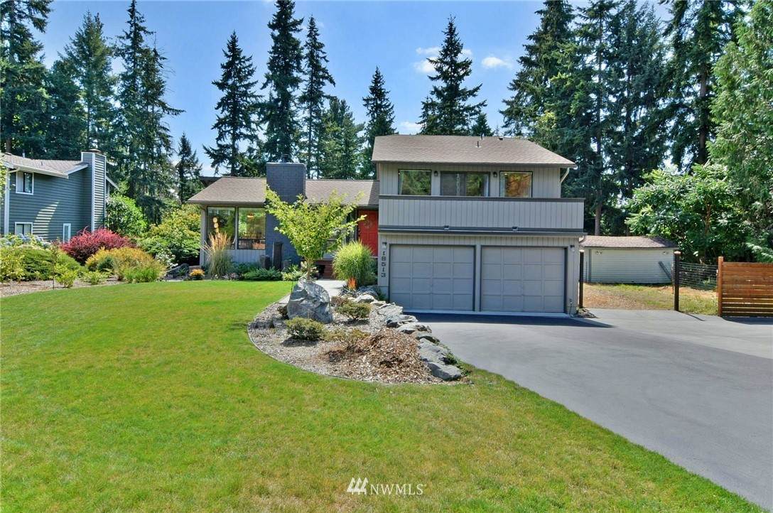 18513 11th Avenue - Photo 1