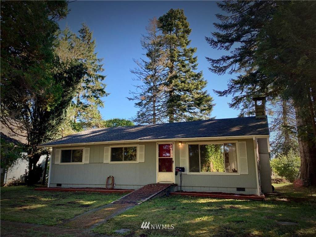544 7th Street - Photo 1