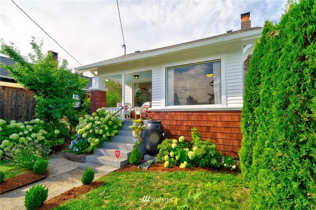 712 73rd Street - Photo 1