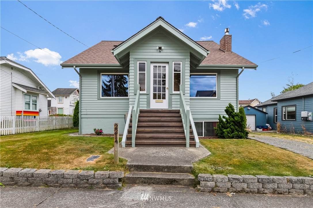 2214 J Street - Photo 1