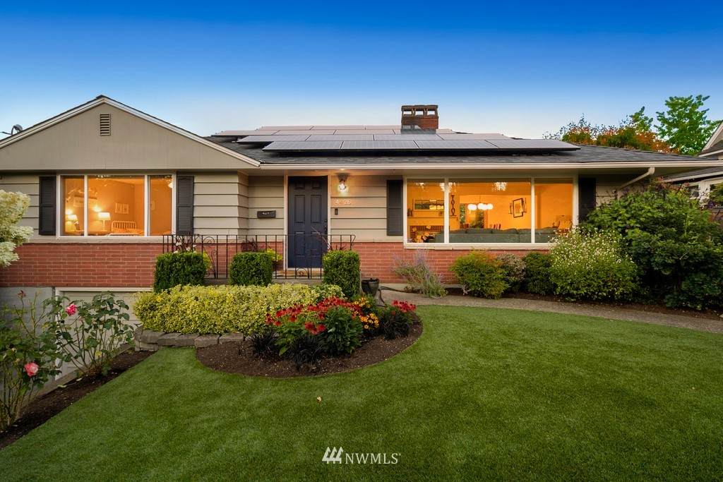 4426 29th Avenue - Photo 1