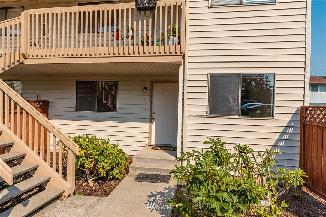 325 Kettle Street - Photo 1