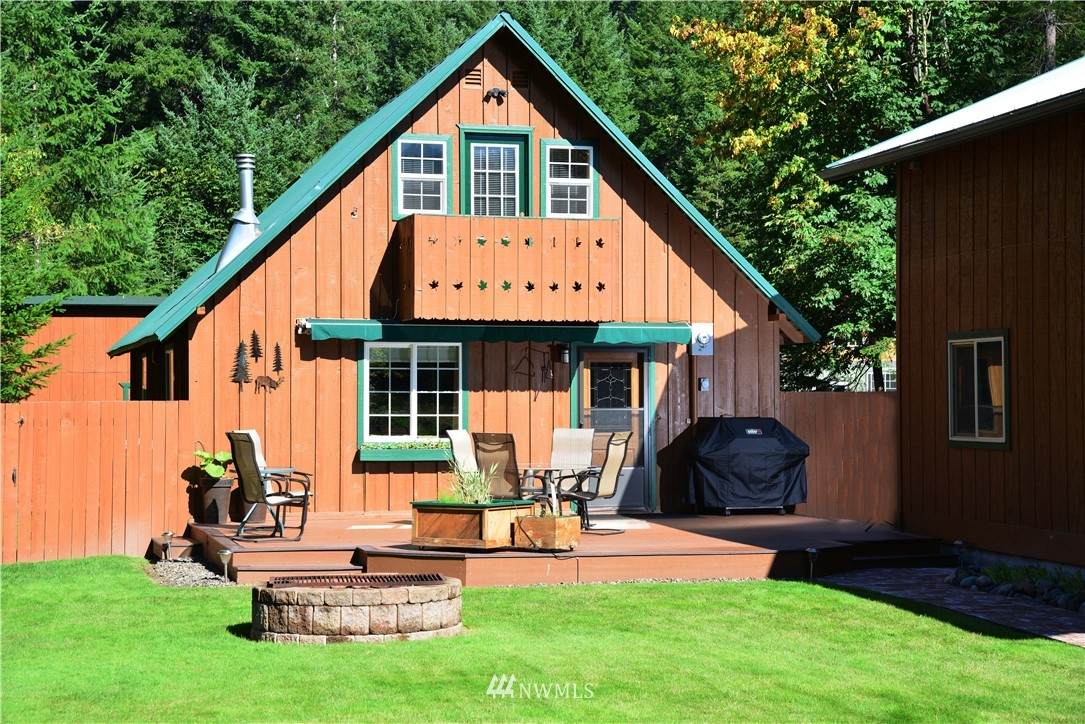 109 Maple Place - Photo 1