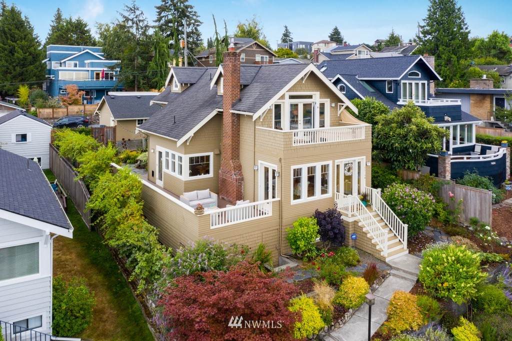 6516 38th Avenue - Photo 1