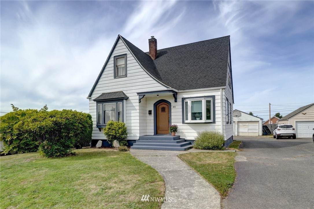 2211 34th Street - Photo 1