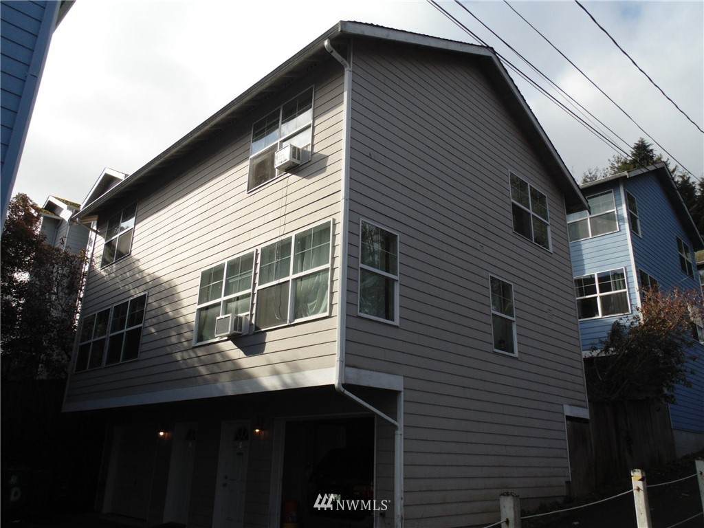 10717 Burke Avenue - Photo 1