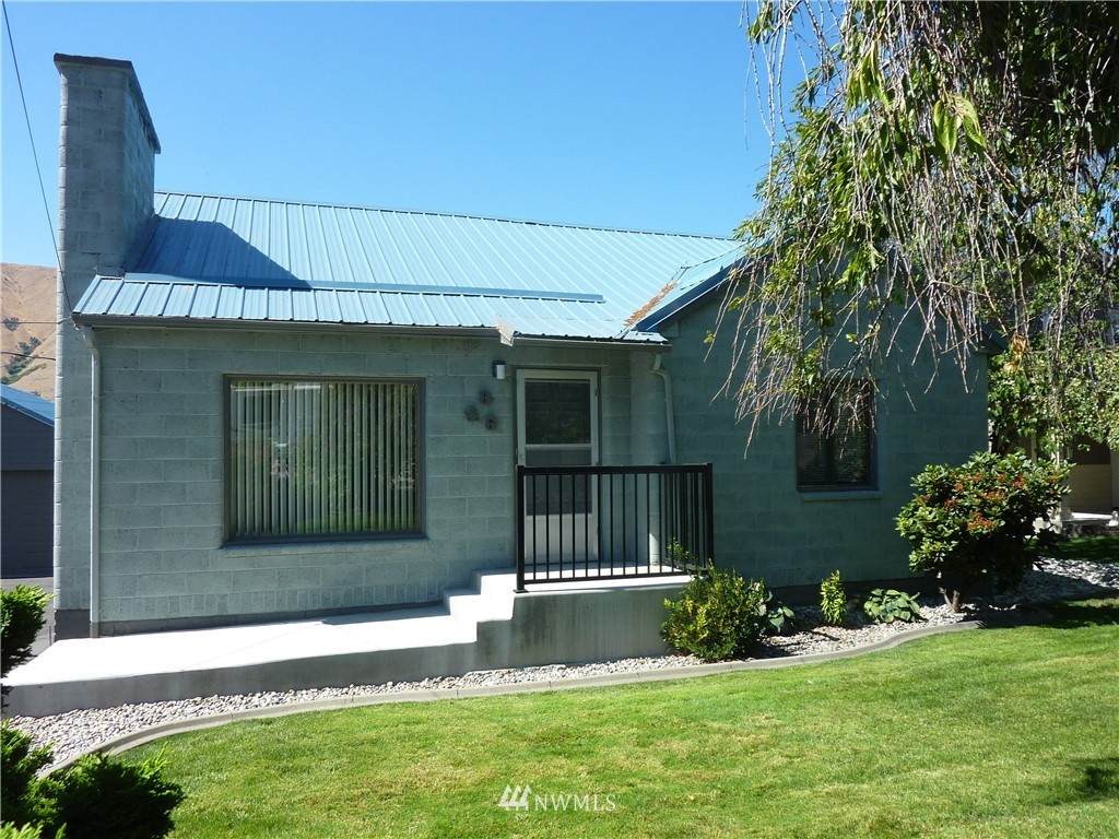 846 Highline Drive - Photo 1
