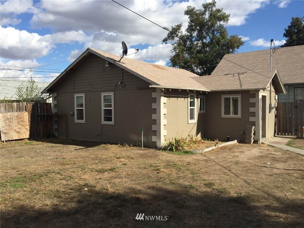 706 4th Avenue - Photo 1