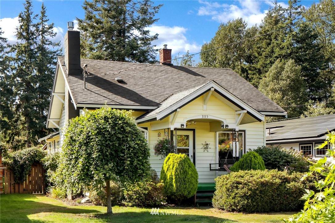 3115 Pinewood Avenue - Photo 1