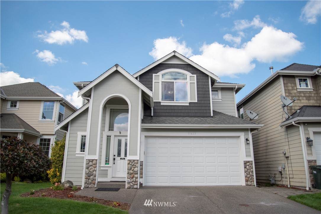 11423 183rd Street - Photo 1