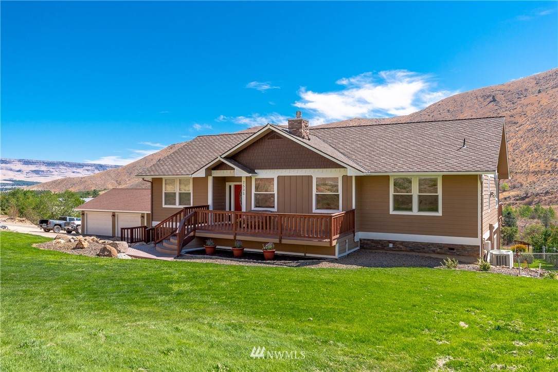 2535 Methow St - Photo 1