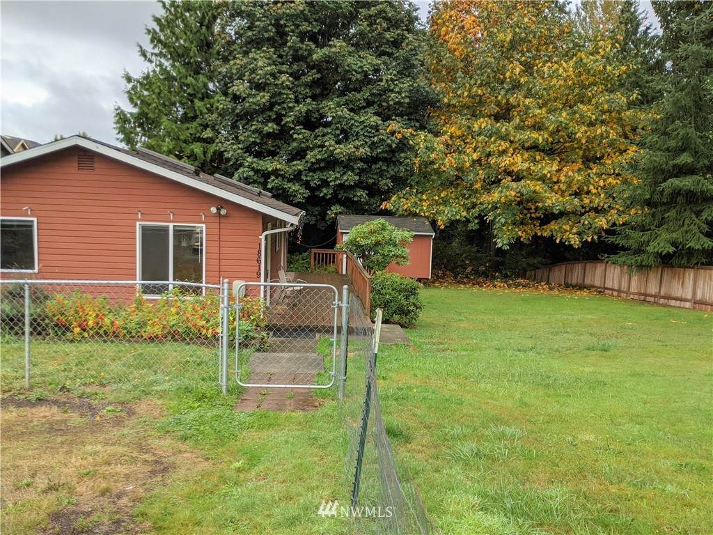 18619 40th Avenue - Photo 1