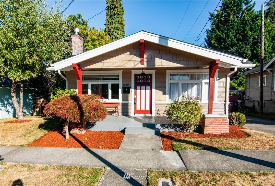 1610 9th Street - Photo 1