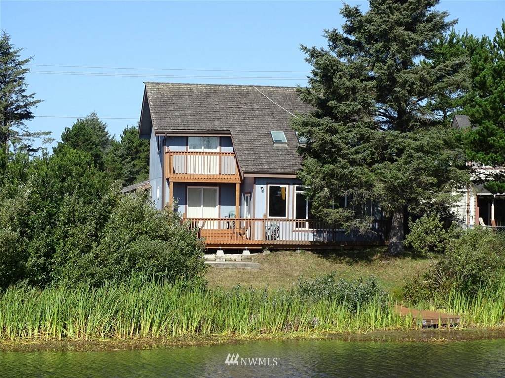 528 Pt Brown Avenue - Photo 1