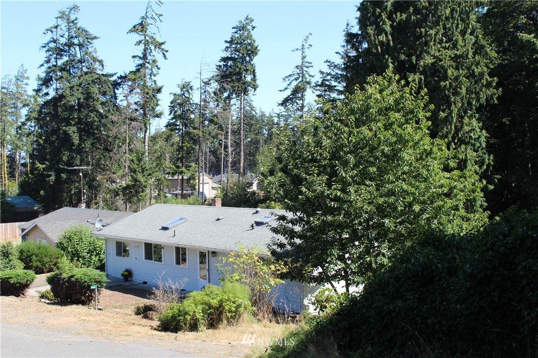460 Bluff Drive - Photo 1