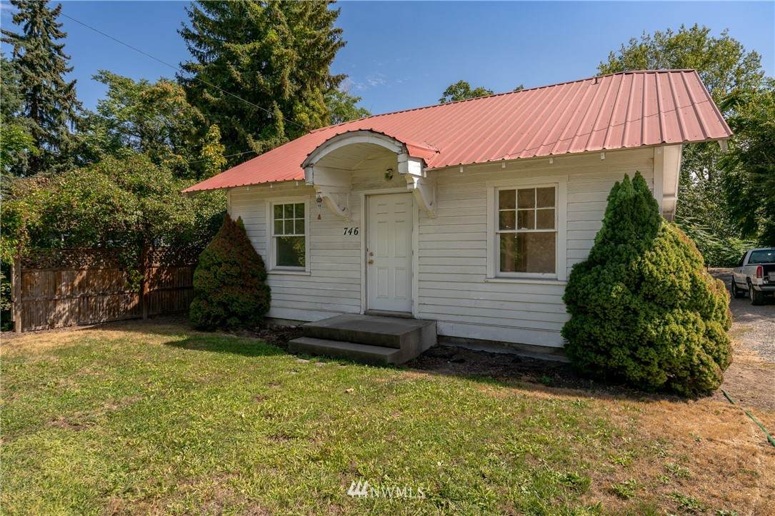 746 2nd Avenue - Photo 1