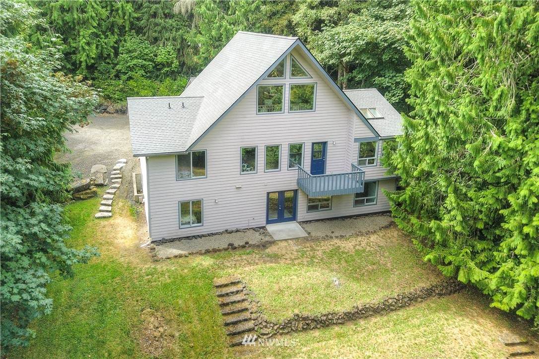 2419 Lakeview Court - Photo 1