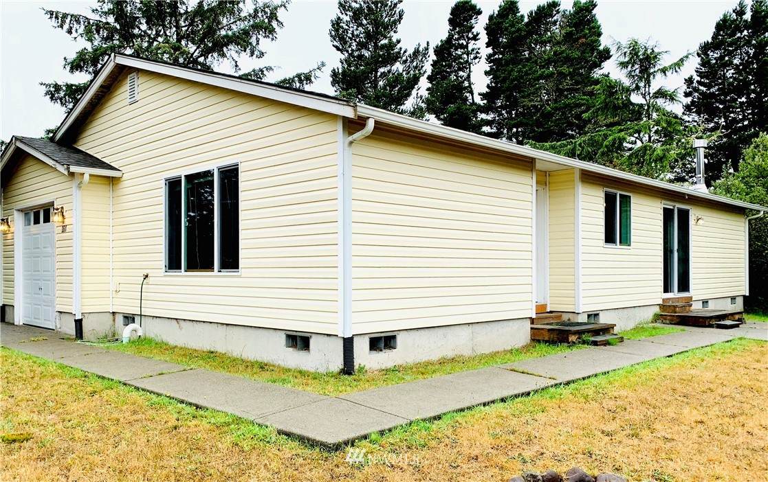 281 Ensign Avenue - Photo 1