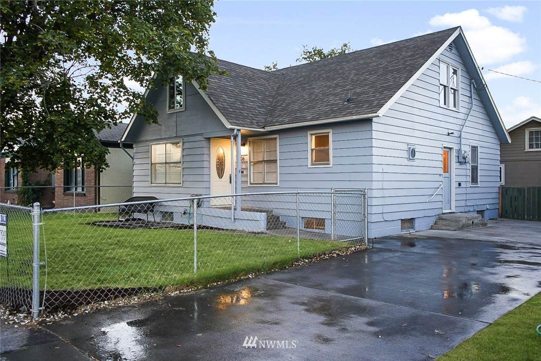 706 4th Avenue - Photo 1