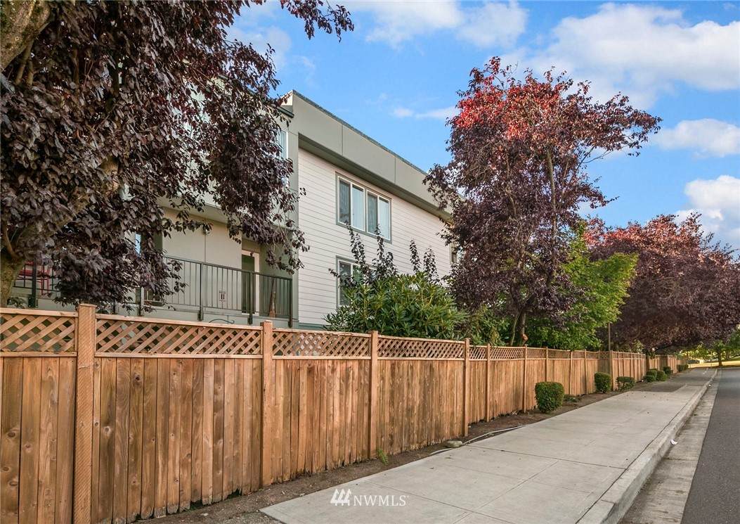 13717 Linden Avenue - Photo 1